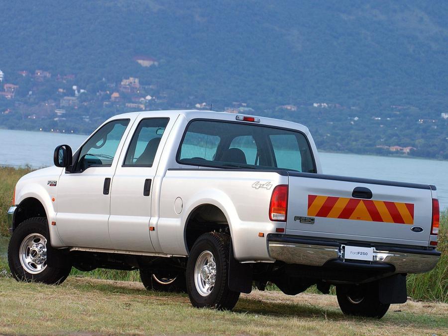  Ford F-250 Double Cab 2005 года  (ZA) (фото 8 из 11)